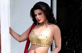 Rakhi Sawant, Rakhi Sawant used to serve eat, Rakhi Sawant worked as a waitress, Rakhi Sawant age of 10, Rakhi Sawant also do work as sales girl, Rakhi Sawant work door to door, dancer rakhi sawant, actress rakhi sawant