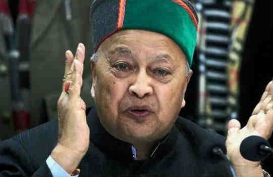 वीरभद्र के 11 ठिकानों पर सीबीआई का छापा, भाजपा ने मांगा इस्तीफ़ा