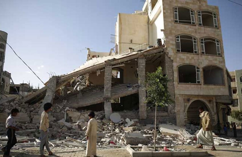 yemen, gujarat, indian sailors in yemen, gujarati sailors, gujarat sailors, yemen indian sailors, yemen crisis, yemen india, indian sailors, sailors, yemen crisis, mea, indian sailors stranded in yemen, latest news, यमन, गुजरात, भारतीय नाविकों