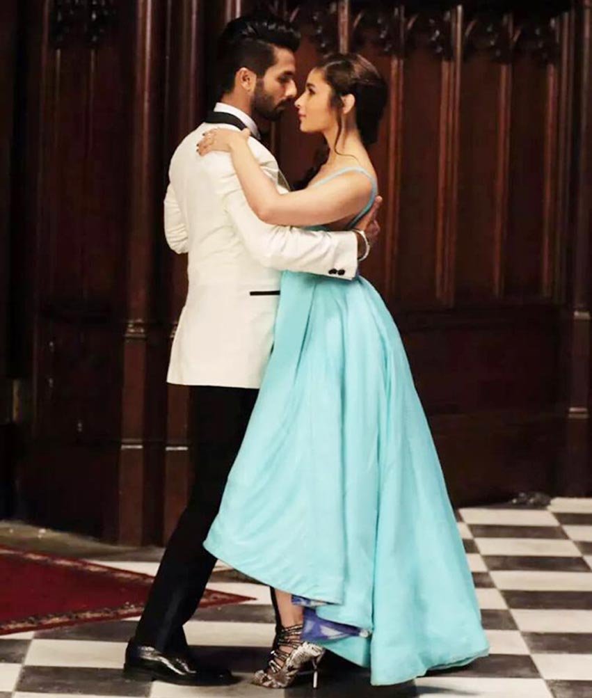Shahid Kapoor, Alia Bhatt, Shahid Alia, nazdeekiyaan, shaandaar songs, nazdeekiyaan shaandaar, shaandaar movie, shaandaar film, shahid kapoor, alia bhatt, shahid kapoor shaandaar, alia bhatt shaandaar, shahid alia shaandaar, shahid alia shaam shaandaar, Bollywood, Entertainment news, आलिया भट्ट, शाहिद कपूर, आलिया शाहिद, बॉलीवुड, बॉलीवुड न्यूज़, मनोरंजन