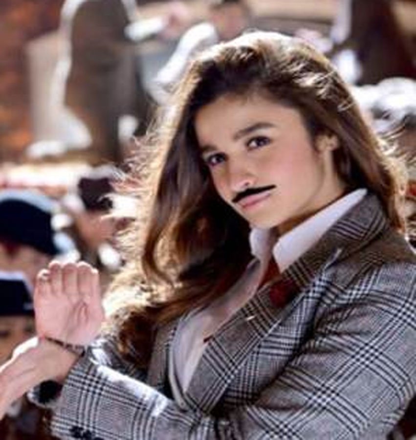alia bhatt, alia bhatt news, alia bhatt films, alia bhatt movies, alia bhatt hit films, alia bhatt dating, alia bhatt boyfriend, alia bhatt songs, alia bhatt shaandaar, alia bhatt shahid kapoor, shaandaar, shahid kapoor, varun dhawan, sidharth malhotra, Bollywood, Entertainment News, आलिया भट्ट, करियर, आलिया असफल, आलिया भट्ट डर, बॉलीवुड, बॉलीवुड न्यूज़, मनोरंजन