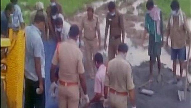 मध्य प्रदेश, हिमाचल के बाद अब आंध्रा में बड़ा हादसा, 16 लोगों की मौत (Pic-ANI)