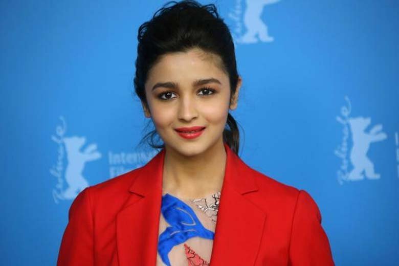 Alia bhatt, love date, partnet date, candle light dinner, आलिया भट्ट, आलिया डेट, कैंडिल लाइट