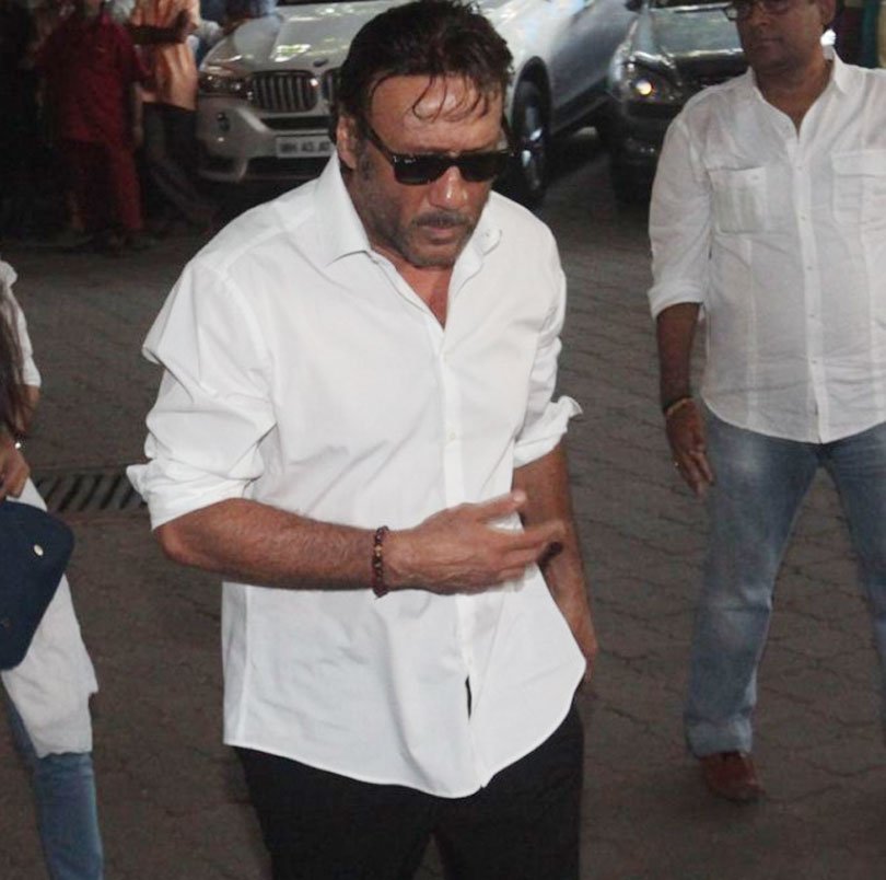 aadesh shrivastava, aadesh shrivastava family, aadesh shrivastava prayer meet pics, aadesh shrivastava family pictures, aadesh srivastava condolence, aadesh shrivastava kids, aadesh shrivastava kids pics, aadesh srivastava condolence pictures, aadesh srivastava condolence picture, aadesh shrivastava amitabh bachchan, amitabh bachchan on aadesh srivastava, amitabh bachchan on aadesh shrivastava, latest photos of amitabh bachchan, bollywood news, latest bollywood news, entertainment news, आदेश श्रीवास्तव, आदेश श्रीवास्तव निधन, अमिताभ बच्चन, ऐश्वर्या राय बच्चन, माधुरी दीक्षित, जूही चावला, जैकी श्रॉफ, जीतेंद्र, बॉलीवुड, मनोरंजन