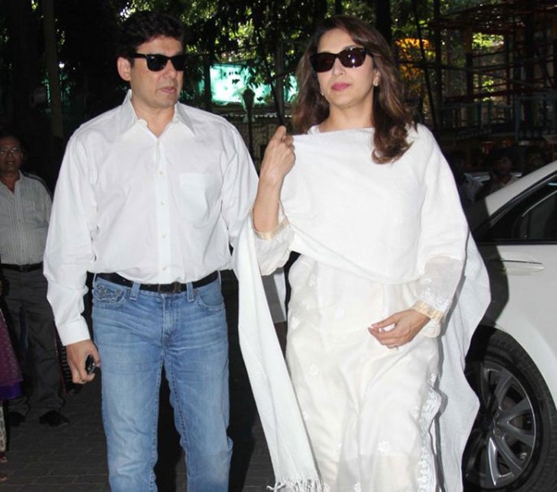 aadesh shrivastava, aadesh shrivastava family, aadesh shrivastava prayer meet pics, aadesh shrivastava family pictures, aadesh srivastava condolence, aadesh shrivastava kids, aadesh shrivastava kids pics, aadesh srivastava condolence pictures, aadesh srivastava condolence picture, aadesh shrivastava amitabh bachchan, amitabh bachchan on aadesh srivastava, amitabh bachchan on aadesh shrivastava, latest photos of amitabh bachchan, bollywood news, latest bollywood news, entertainment news, आदेश श्रीवास्तव, आदेश श्रीवास्तव निधन, अमिताभ बच्चन, ऐश्वर्या राय बच्चन, माधुरी दीक्षित, जूही चावला, जैकी श्रॉफ, जीतेंद्र, बॉलीवुड, मनोरंजन