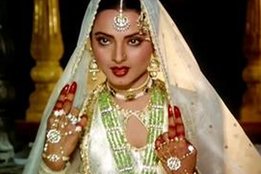 आशा भोंसले, आशा भोंसले का जन्मदिन, 82 की हुईं आशा भोंसले, आशा भोंसले के टॉप 10 गीत, बॉलीवुड, बॉलीवुड न्यूज़, मनोरंजन, Asha Bhosle, Asha Bhosle birthday, Top 10 songs of Asha Bhosle, Bollywood, Entertainment News