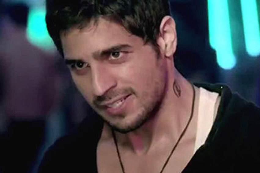 Ganesh Chaturthi, Bollywood, Bollywood wishes, Amitabh Bachchan, Shahrukh khan, Varun Dhawan, Raveena Tandon, Siddharth Malhotra, Entertainment News, गणेश चतुर्थी, बॉलीवुड, अमिताभ बच्चन, शाहरूख खान, वरूण धवन, बॉलीवुड, बॉलीवुड न्यूज़, मनोरंजन