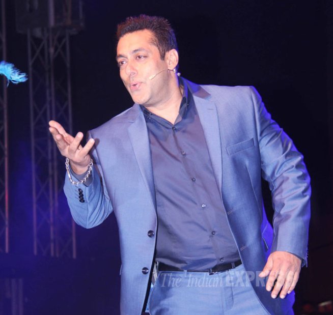 salman khan, bigg boss 9, salman khan bigg boss 9, bigg boss nau, salman khan bigg boss new photos, salman khan bigg boss 9 launch, सलमान खान, बिग बॉस 9, सलमान खान बिग बॉस 9, बिग बॉस 9 लॉन्च, टीवी शो बिग बॉस, बॉलीवुड, बॉलीवुड न्यूज़, मनोरंजन