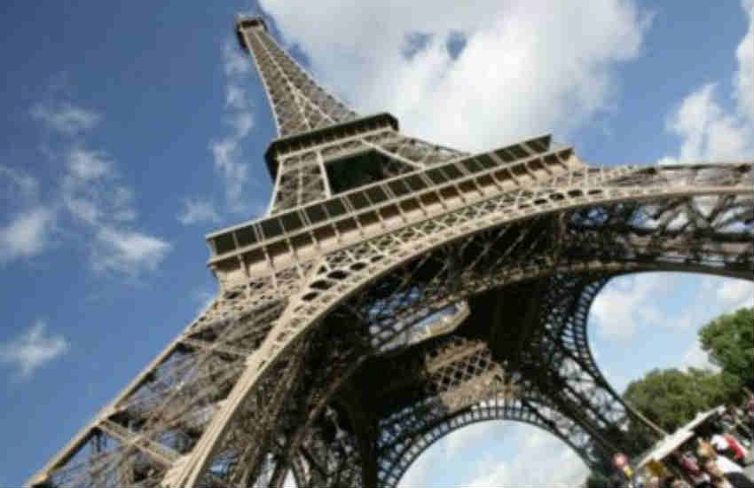 एफिल टावर, घुसपैठिया, पेरिस, Eiffel Tower, terror, Paris