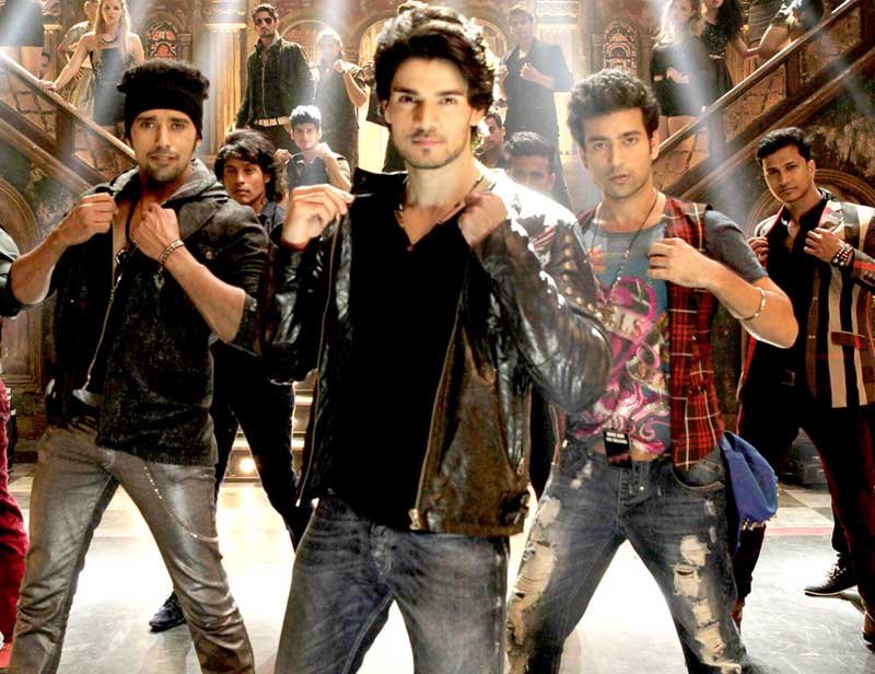suraj Pancholi, Athiya shetty, aditya pancholi, hero, slaman khan production, bollywood, hero box office collection, हीरो, अतिया शेट्टी, सूरज पांचोली