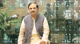 mahesh sharma, girls, girls night walk, indian culture, apg abdul kalam, महेश शर्मा, केंद्रीय मंत्री महेश शर्मा, लड़कियां