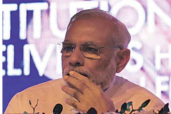 PM मोदी भगवान बुद्ध के पथ पर, बोधगया में महाबोधि वृक्ष के नीचे लगाया ध्यान
