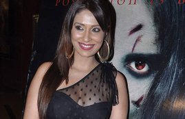Pooja Mishra, Actress Pooja Misra, Pooja Mishra Misbehave, Hotel staff slaped, Dwarka, video viral, bollywood, Entertainment News, पूजा मिश्रा, मॉडल पूजा मिश्रा, पूजा मिश्रा वीडियो, बॉलीवुड, बॉलीवुड न्यूज़, मनोरंजन