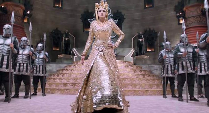 Sridevi, Puli, Sridevi Puli, Puli First poster, Sridevi looks, Bollywood, Entertainment News, श्रीदेवी, पुली, श्रीदेवी पुली, पुली पोस्टर, बॉलीवुड, बॉलीवुड न्यूज़, मनोरंजन