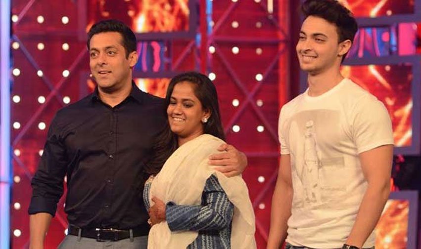 salman khan, arpita khan, arpita khan pregnant, arpita khan salman khan, salman khan sister pregnant, arpita khan marriage, arpita khan wedding, salman khan sister, salman khan news, arpita khan news, arpita khan films, salman khan films, सलमान खान, अर्पिता खान, अर्पिता खान शर्मा प्रेगनेंट, बॉलीवुड, बॉलीवुड न्यूज़, मनोरंजन