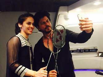 saina nehwal, king khan, dilwale, shahrukh khan, rohit shetty, krati senon, varun dhawan, सायना नेहवाल, शआहरुख खान, रोहित शेट्टी, दिवलाले, वरुण धवन