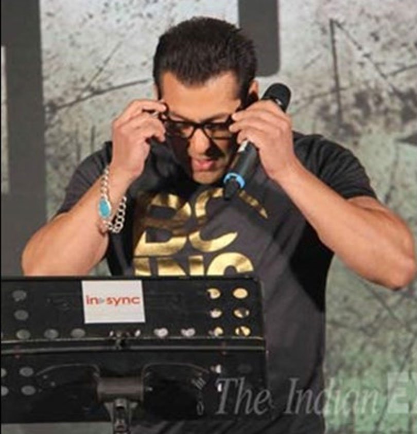 सलमान खान, सलमान खान जींस, सलमान खान जूता, Salman Khan, Salman Jeans, Salman Khan Shoes, Bollywood, Entertainment News