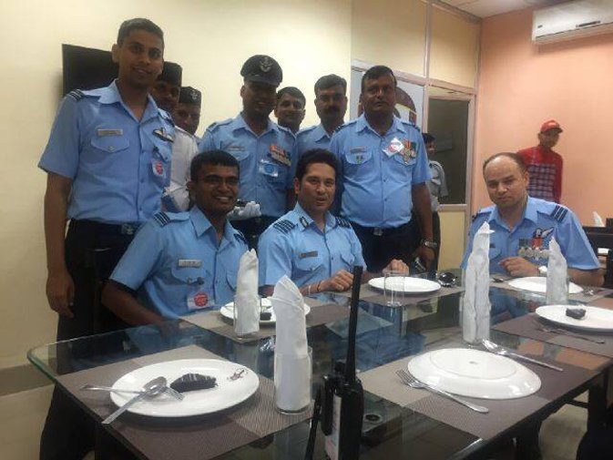 sachin tendulkar, indian airforce day, cricket, भारतीय बल्लेबाज सचिन, सचिन तेंडुलकर, भारतीय वायु सेना दिवस