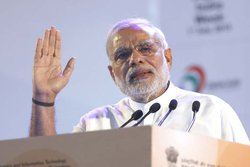 Bihar Polls: नरेंद्र मोदी ने साधा लालू पर निशाना, कहा: बिहार में लड़ाई इंसान से नहीं शैतान से