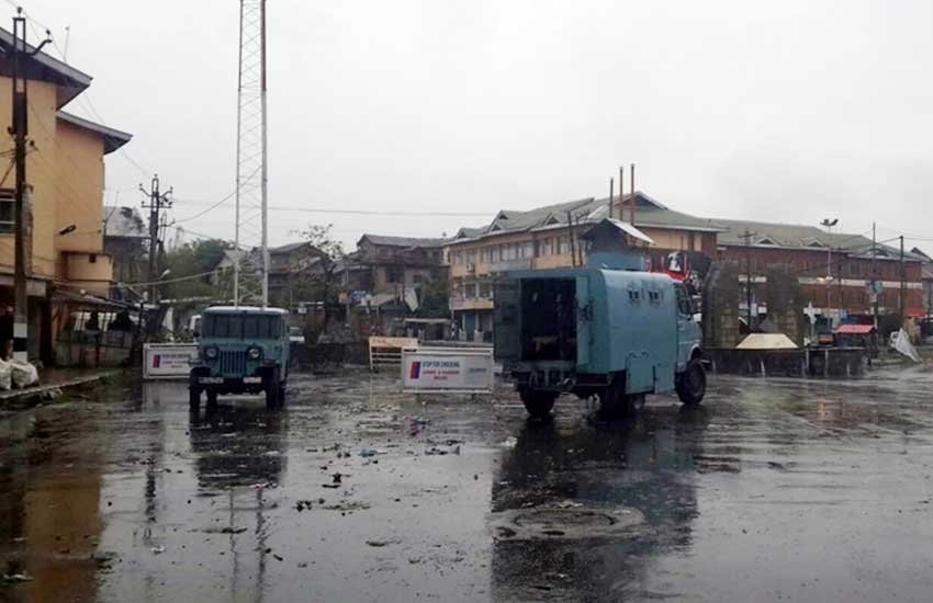 kashmir, kashmir protests, udhampur, beef, kashmir valley, jammu and kashmir protest, india news, kashmir curfew, curfew in kashmir, pro pak slogans kashmir, कश्मीर, कर्फ्यू, कश्मीर