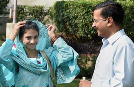 Arvind Kejriwal, Geeta, Kejriwal Geeta, Kejriwal Meet Geeta, गीता, अरविंद केजरीवाल, दिल्ली