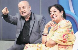 Kirron Kher, Sahitya Akademi, Akademi Awards, Writters, किरण खेर, साहित्य अकादमी, पुरस्कार लौटाना, राजनीति से प्रेरित, भाजपा सांसद