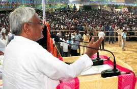 Nitish Kumar, Narendra Modi, Bihar Polls, Modi Silence, नीतीश कुमार, नरेन्द्र मोदी, चुप्पी, नरेंद्र मोदी चुप्पी, नीतीश कुमार ट्विटर, बिहार चुनाव