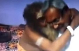 Nitish Kumar, nitish kumar tantrik, nitish tantrik Video, BJP, Giriraj Singh, Arun Jaitley, lalu Prasad, Patna, नीतीश कुमार, तांत्रिक, भाजपा, गिरिराज सिंह, लालू प्रसाद, अरुण जेटली