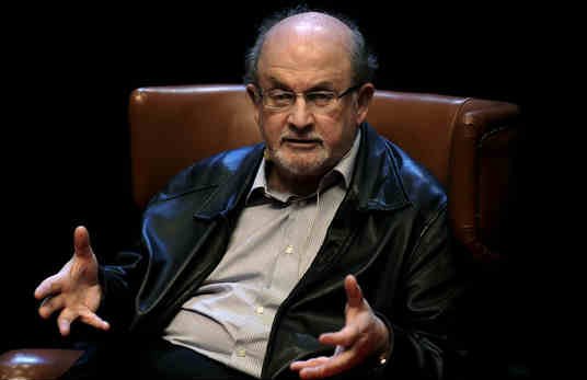 बुकर पुरस्कार से सम्मानित लेखक सलमान रश्दी (रॉयटर्स फोटो)