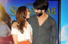 shahid kapoor, alia bhatt, shaandaar, neend na mujhko aaye, neend na mujhko aaye song launch, neend na mujhko aaye in shaandaar, alia bhatt in shaandaar, shahid kapoor in shaandaar, bollywood, entertainment, शाहिद कपूर, आलिया भट्ट, शानदार, नींद ना मुझको आए, नींद ना मुझको आए गाना लॉन्च, बॉलीवुड, बॉलीवुड न्यूज़, मनोरंजन