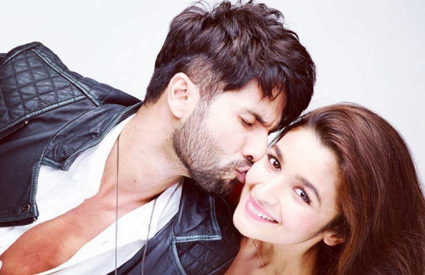 shahid kapoor, alia bhatt, shaandaar, alia bhatt in shaandaar, shahid kapoor in shaandaar, shaandaar news, bollywood news, entertainment news, शाहिद कपूर, आलिया भट्ट, शाहिद आलिया, शानदार, शाहिद आलिया कॉफी शॉप, बॉलीवुड, बॉलीवुड न्यूज़, मनोरंजन