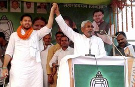 Lalu Prasad, Tej Pratap, Tejashwi Yadav, Bihar Assembly Elections, Bihar Elections, Bihar Elections 2015, Bihar Assembly Polls, लालू प्रसाद, तेज प्रताप, तेजस्वी यादव, राघोपुर, महुआ, बिहार चुनाव