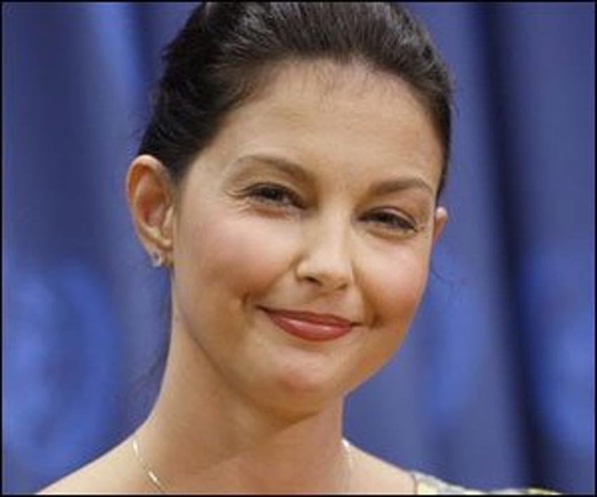 ashley judd, ashley judd harassed, ashley judd sexually harassed, ashley judd sexually abused, ashley judd sexual harassment, ashley judd sexual abuse, ashley judd harassment, ashley judd news, studio mogul, studio executive, hollywood