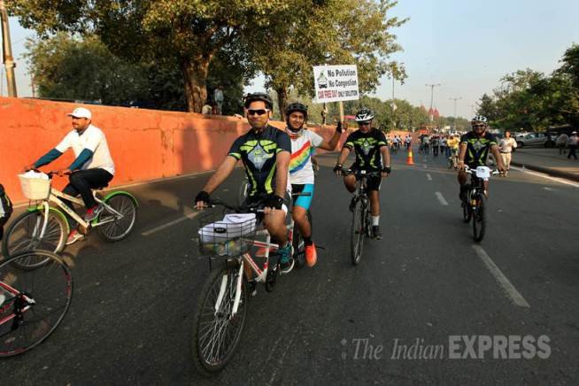 arvind kejriwal, kejriwal, car free day, delhi car free day, arvind kejriwal latest news, arvind kejriwal news in hindi, arvind kejriwal photos, car free day photos, car free day delhi, carfree, car free, car free delhi, carfree delhi, manish sisodia, sisodia, aap, aam aadmi party, delhi news, अरविंद केजरीवाल, कार फ्री डे, केजरीवाल फोटो, आप, आम आदमी पार्टी, दिल्ली