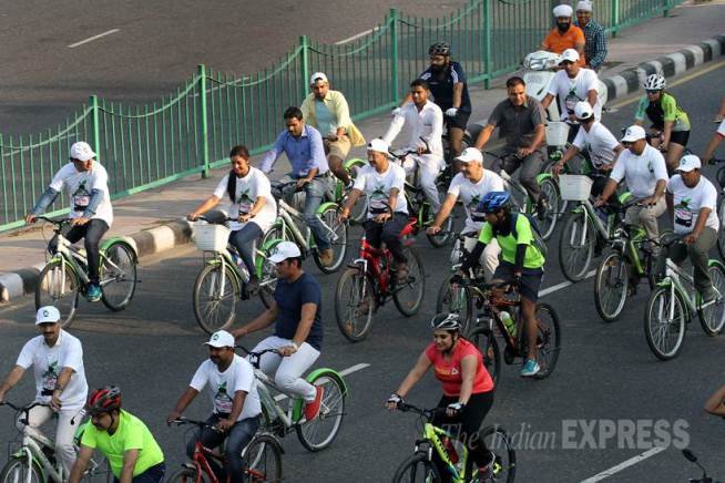 arvind kejriwal, kejriwal, car free day, delhi car free day, arvind kejriwal latest news, arvind kejriwal news in hindi, arvind kejriwal photos, car free day photos, car free day delhi, carfree, car free, car free delhi, carfree delhi, manish sisodia, sisodia, aap, aam aadmi party, delhi news, अरविंद केजरीवाल, कार फ्री डे, केजरीवाल फोटो, आप, आम आदमी पार्टी, दिल्ली