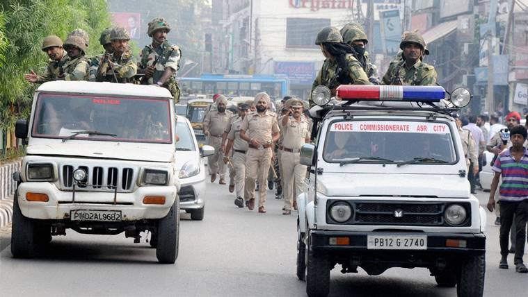 पंजाब में बरकरार है विरोध प्रदर्शन, धर्मग्रंथ का हुआ था अपमान (PIC-PTI)