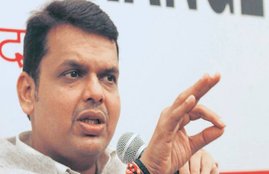 देवेंद्र फडणवीस, महाराष्‍ट्र सीएम, एमएम कलबुर्गी, अवॉर्ड वापसी, दादरीकांड, लेखक, नरेंद्र दाभोलकर, Maharashtra CM, Devendra Fadnavis, Fadnavis slams writers, filmmakers, awards return, Padma awards, National awards, Modi government, MM Kalburgi, Narendra Dabholkar, Govind Pansare, awardwapsi, Khairlanji killings, Dadri killing, Godhra killings