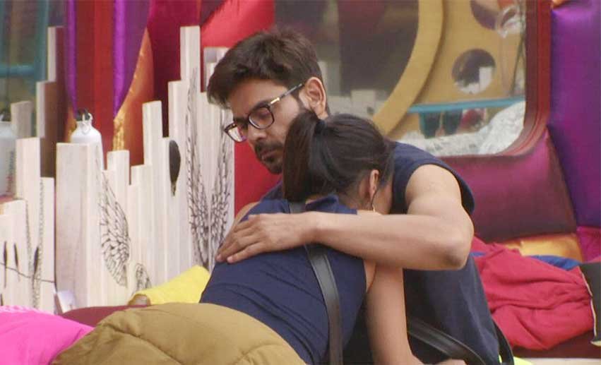 Bigg Boss 9, Bigg Boss 9 latest news, Mandana Karimi, bigg boss 9 news in hindi, bigg boss double trouble, Bigg Boss 9 photos, bigg boss 9 latest photos, Salman Khan, bigg boss 9 day 10, bigg boss 9 day 10 rescap, lagaan task, bigg boss 9 lagaan task, Rochelle, Television, bollywood, entertainment news, बिग बॉस 9, बिग बॉस 9 डबल ट्रबल, मंदाना, टीवी शो बिग बॉस 9, सलमान खान, बॉलीवुड, मनोरंजन