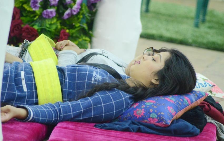Bigg Boss 9, Bigg Boss Day 9, Bigg Boss 9 Recap, Lagaan task, Bigg Boss lagaan task, Salman Khan, Bigg Boss 9 double trouble, Bigg Boss latest news, Bigg Boss 9 latest news in hindi, Bigg Boss 9 photos, news in hindi, Hindi News, Jodi Breaker, bollywood, entertainment news, tv show, बिग बॉस 9, बिग बॉस, सलमान खान, बिग बॉस लगान टास्क, टीवी शो, बॉलीवुड, मनोरंजन