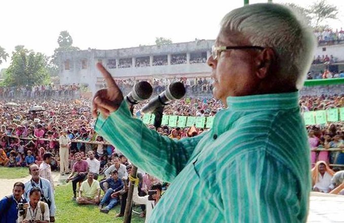 लालू प्रसाद यादव को चुनाव आयोग ने लगाई फटकार, कहा: जातिगत टिप्पणी को लेकर रहें सतर्क