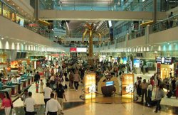 ऑनलाइन रिटेलरों की दिवाली से मॉलों में मंदी