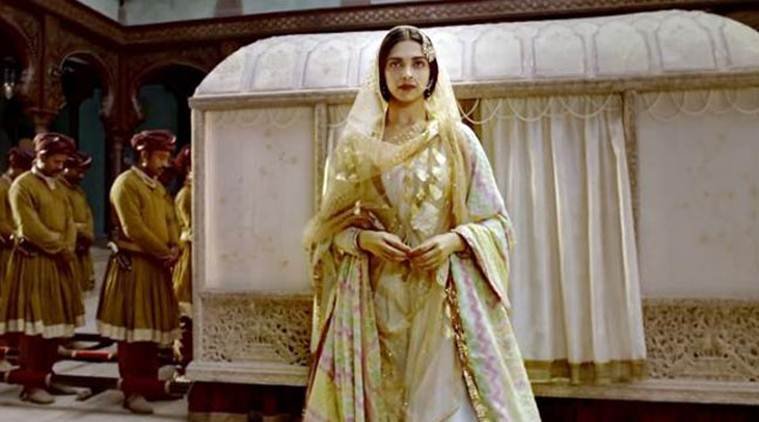 Deepika padukon, shahrukh khan, dilwale, bajirao mastani, priyanka chopra, ranveer singh, bollywood