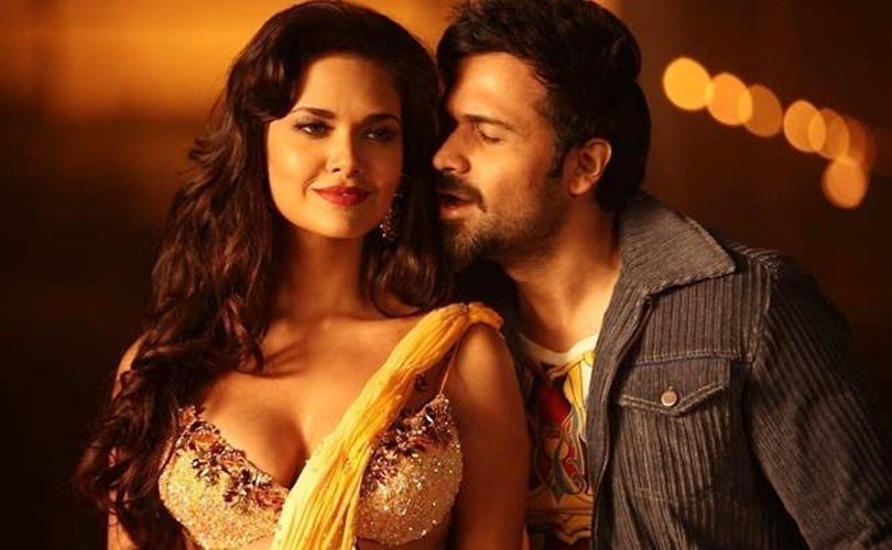 emraan hashmi, esha gupta, main rahoon ya na rahoon, main rahoon ya na rahoon song, emraan hashmi main rahoon ya na rahoon, esha gupta main rahoon ya na rahoon, emraan hashmi esha gupta, emraan esha, emraan esha music video, bushan kumar,bhushan kumar music video, entertainment news, इमरान हाशमी, ईशा गुप्ता, इमरान ईशा म्यूज़िक वीडियो
