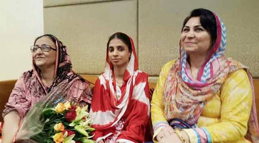 geeta india pakistan, geeta indian girl lost in pakistan, geeta indian in pakistan, geeta return india, geeta indian girl, geeta in pakisatan,geeta stranded in pakistan, edhi foundation, nation news, india news, latest news, गीता, भारत पाकिस्तान, गीता पाकिस्तान, बजरंगी भाईजान