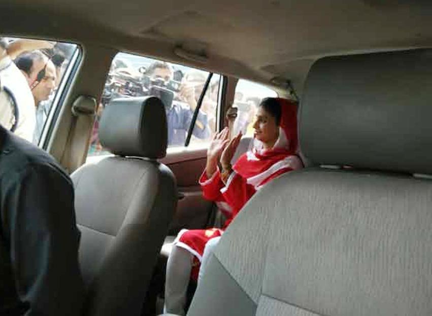 geeta india pakistan, geeta indian girl lost in pakistan, geeta indian in pakistan, geeta return india, geeta indian girl, geeta in pakisatan,geeta stranded in pakistan, edhi foundation, nation news, india news, latest news, गीता, भारत पाकिस्तान, गीता पाकिस्तान, बजरंगी भाईजान