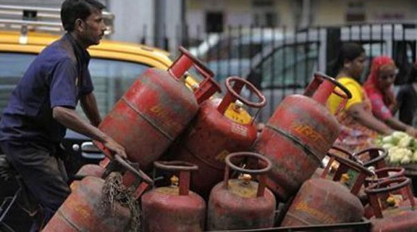 domestic gas, commercial gas, gas price, business news, घरेलु गैस, कमार्शियल गैस