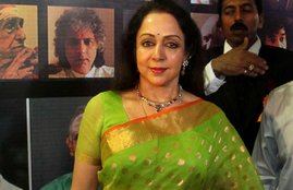 Hema Malini, Hema Malini birthday today, Hema Malini happy birthday, Hema Malini latest news, Dharmendra, Isha Deol, Dream Girl, Politics, Films, Bollywood, latest bollywood news, हेमा मालिनी, हेमा मालिनी जन्मदिन, धर्मेंद्र, बॉलीवुड, बॉलीवुड न्यूज़, मनोरंजन