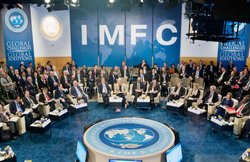 प्रगति के लिये कदम उठाए भारत: IMF