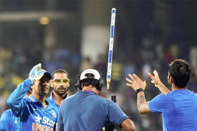 india vs south africa, ind vs sa, india south africa, india vs south africa 4th odi, india vs south africa photos, virat kohli, kohli, virat kohli photos, virat kohli latest news, kohli news in hindi, ms dhoni, ab de villiers, de villiers photos, cricket photos, cricket news, cricket, sports news, विराट कोहली, कोहली, भारत बनाम दक्षिण अफ्रीका, क्रिकेट, खेल