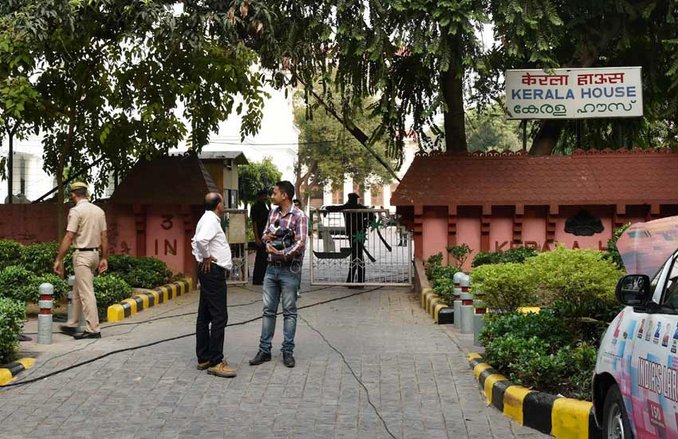 बीफ विवाद: केरल सरकार ने कानूनी कार्रवाई की धमकी दी